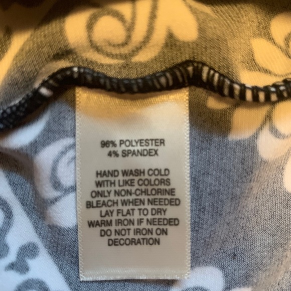 White House Black Market women’s tank top - Picture 5 of 6